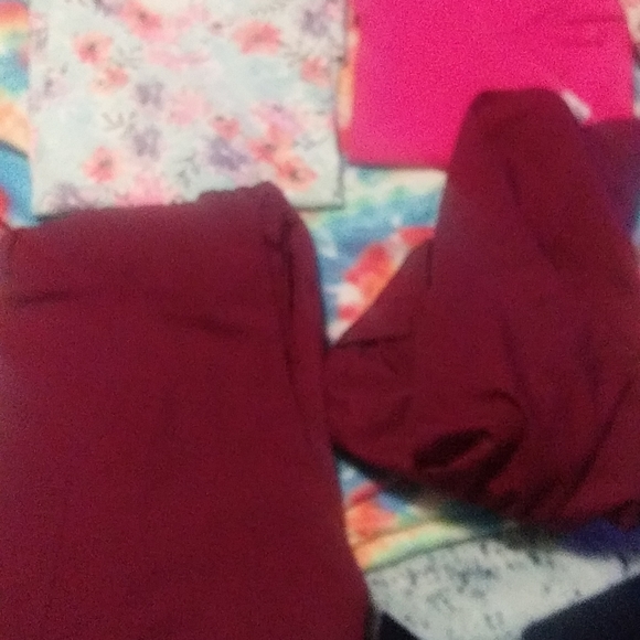 Scrub shirts 2 flower 1 pink 1 red outfit pants - Picture 2 of 5